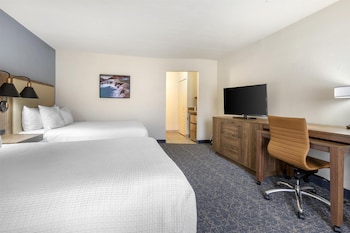 Standard Room, 2 Queen Beds, Non Smoking, Refrigerator & Microwave (Pet Friendly)