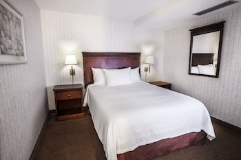 Superior Room, Jetted Tub