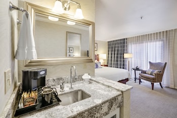 Premium Room, 1 King Bed