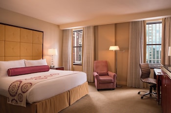 Standard Room, 1 King Bed