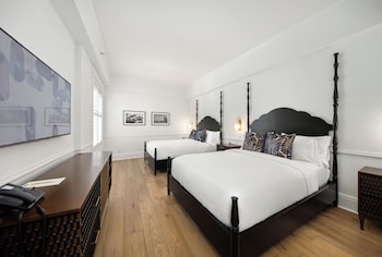 Superior Suite, Multiple Beds, Courtyard View (1 Bedroom Suite W/ 2 Queens and Sofa)