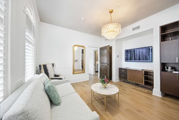 Superior Suite, 1 King Bed, Terrace, City View (Luxury Suite)