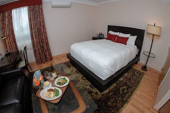 Deluxe Room, 1 Queen Bed with Sofa bed, Refrigerator