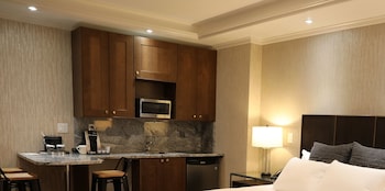 Superior Suite, 1 King Bed with Sofa bed, Ensuite