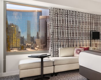 Ultra Hip Room, 1 King Bed, Accessible, Non Smoking (Accessible Tub Transfer)