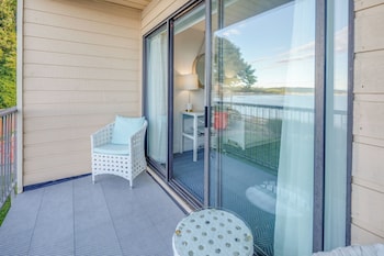 1 King Bed, Ocean View, Non Smoking