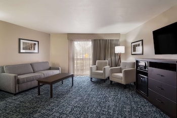 Standard Room, 1 King Bed, Non Smoking, Balcony