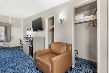 Standard Room, 2 Queen Beds, Non Smoking, Refrigerator & Microwave