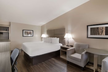 Standard Room, 1 King Bed, Non Smoking, Balcony