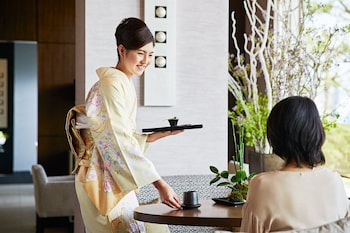 Junior Suite, 1 King Bed, Club Lounge Access, River View (Japanese)