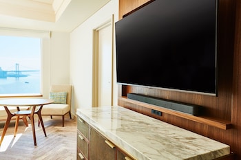 Classic Room, 1 King Bed, Bay View