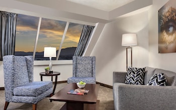 Pyramid Two Queen Corner Suite