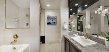 Premier Room, 2 Queen Beds, Accessible (Tower)