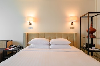 Deluxe Room, 1 King Bed