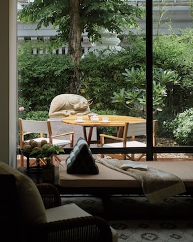 Villa, 1 King Bed (Garden)