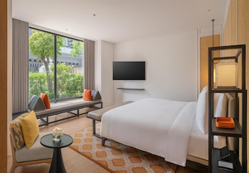 Villa, 1 King Bed (Garden, Club Access)