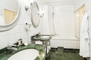 Traditional Suite