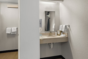 Superior Room, 1 King Bed, Accessible (Roll-In Shower, Smoke Free)