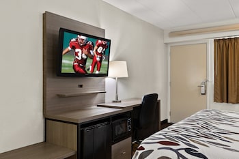 Superior Room, 1 King Bed, Accessible (Smoke Free)
