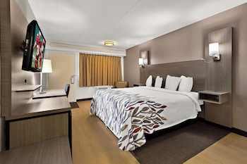 Superior Room, 1 King Bed, Accessible (Smoke Free)