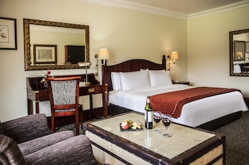 AVANI Club Room