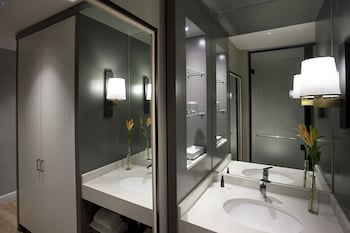 AVANI Superior Room