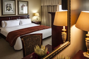 AVANI Club Room
