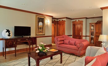 AVANI Presidential Suite