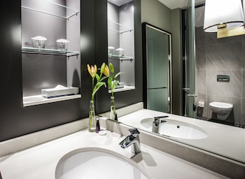 AVANI Superior Room