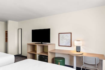Room, 2 Queen Beds