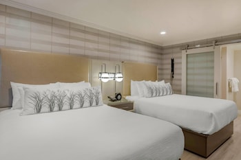 Standard Room, 2 Queen Beds, Accessible, Non Smoking (Roll-In Shower)