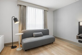 Standard Room, 2 Queen Beds, Refrigerator & Microwave, Ground Floor (Pet Friendly)