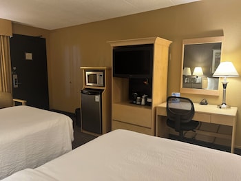Standard Room, 2 Double Beds, Balcony, Pool View