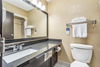 Standard Room, 2 Queen Beds, Accessible, Refrigerator & Microwave (Pet Friendly)