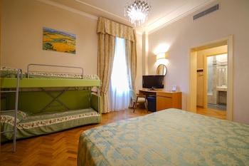 Classic Quadruple Room