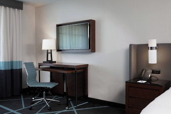 Room, 2 Queen Beds (Mobility Accessible, Roll-In Shower)