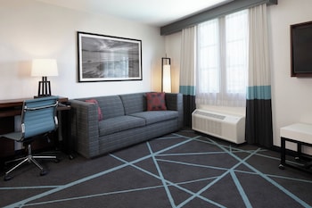 Suite, 1 King Bed with Sofa bed (Mobility/Hearing Accessible, Tub)