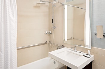 Deluxe Room, 2 Double Beds