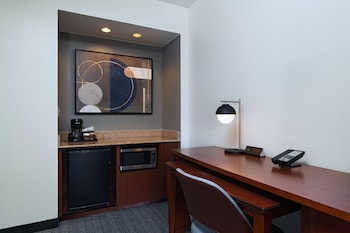 Suite, 1 Bedroom (Hearing Accessible)