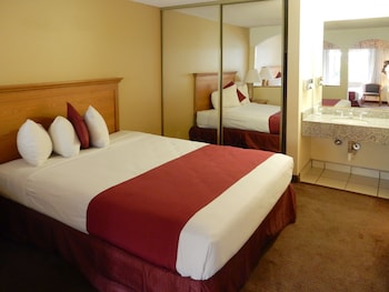 Standard Room, Non Smoking, Pool View
