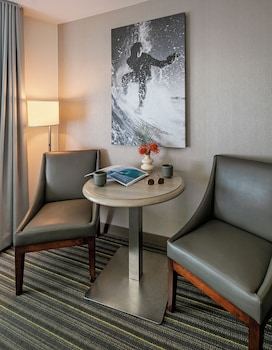 Room, 1 King Bed, Partial Ocean View