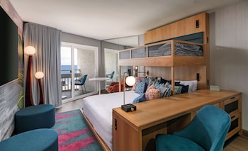Suite, 1 King Bed, Balcony, Ocean View