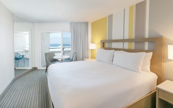 Room, 1 King Bed, Balcony, Ocean View