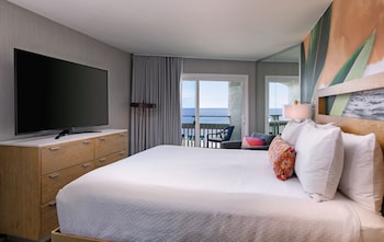 Suite, 1 King Bed, Balcony, Ocean View
