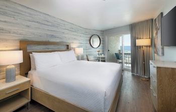 Premier Room, 1 King Bed, Balcony, Ocean View