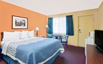 Standard Room, 1 Queen Bed