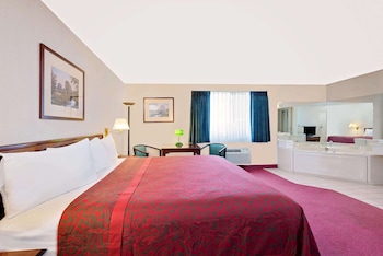Suite, 1 King Bed, Non Smoking