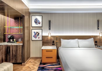 Concierge Tower, King Bed
