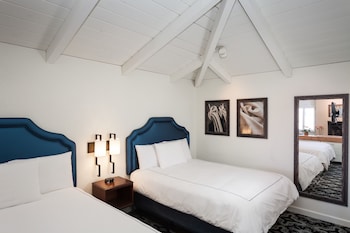 Junior Suite, 2 Double Beds (Luxury)