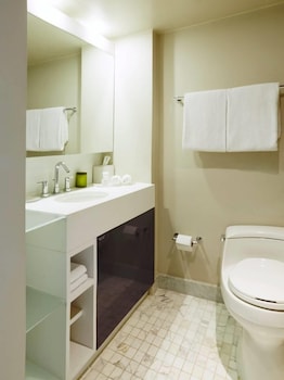 Room, 2 Queen Beds (Sunset Boulevard View)